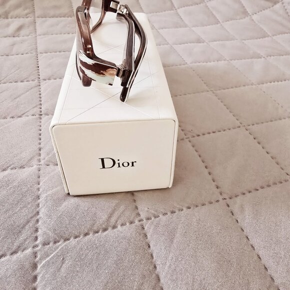 DIOR Reading Glasses with DIOR hardshell rectangular case - Picture 4 of 8